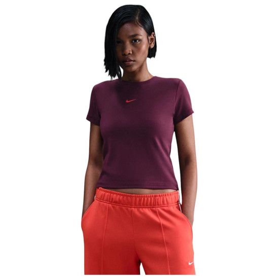 Nike Γυναικεία κοντομάνικη μπλούζα Sportswear Essentials Cropped Swoosh Tee Nike Γυναικεία κοντομάνικη μπλούζα Sportswear Essentials Cropped Swoosh Tee